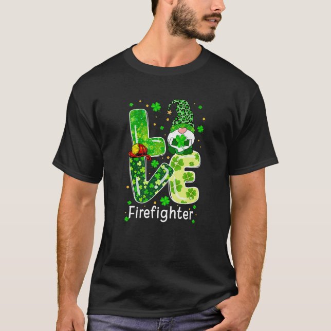 St Patricks Lucky Fun Firefighter Gnome Leopard Gr T-Shirt (Front)