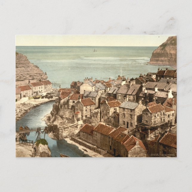 Staithes, Yorkshire, England Postcard (Front)