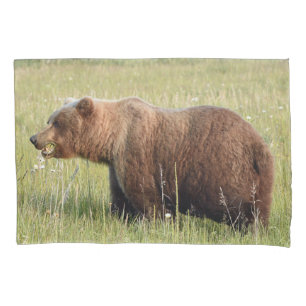 Standard Pillowcase of grizzly bear