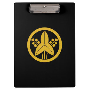 Standing arrowhead in circle clipboard