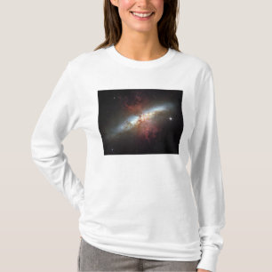 Starburst galaxy, Messier 82 T-Shirt