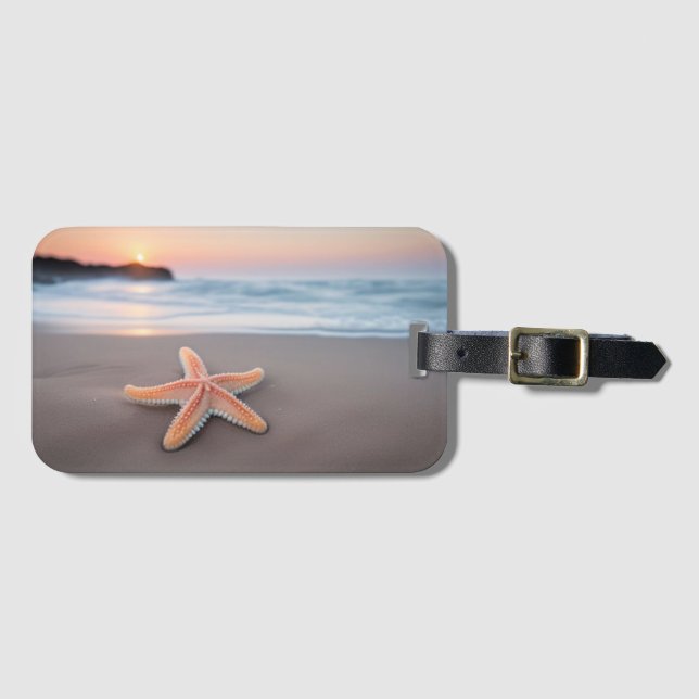 Starfish Lying on a Beach Luggage Tag (Front Horizontal)