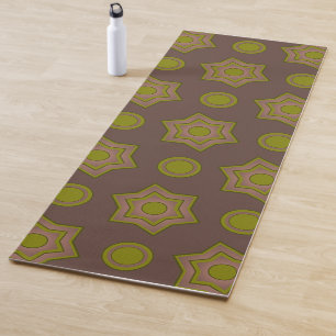 Stars and circles in brown and green yoga mat
