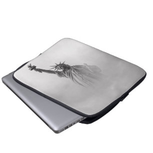 Statue of Liberty America Black and White Laptop Sleeve
