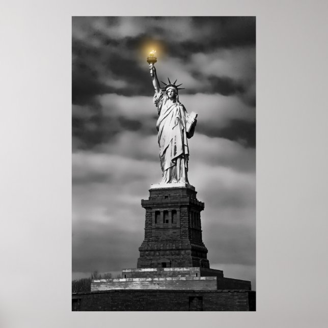 STATUE of LIBERTY LIGHTS THE WAY Poster (Front)