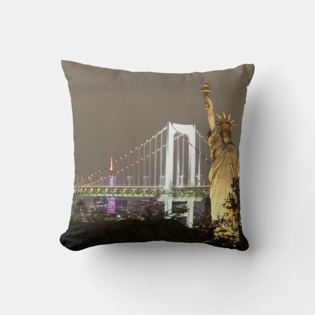 Statue Of Liberty & New York Skyline Cushion (Front)