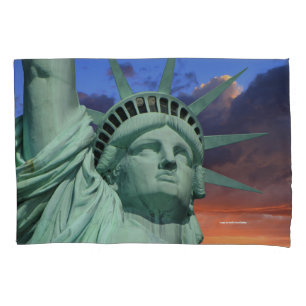 STATUE OF LIBERTY PILLOWCASE