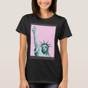 Statue of Liberty Pink Women s Men s USA T-Shirt
