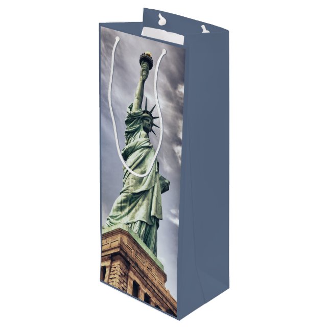 Statue of Liberty wine gift bag (Back Angled)