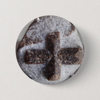 Staurolite , perfect crystal intersection 6 cm round badge