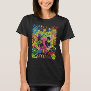 Stay Groovy Vintage 70s Retro Rainbow Butterfly Mu T-Shirt
