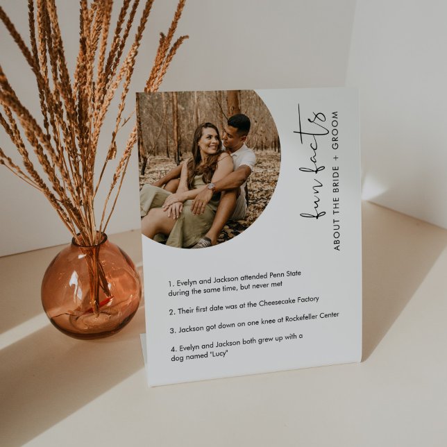 STELLA Fun Facts About the Bride and Groom Card Pedestal Sign (Creator Uploaded)