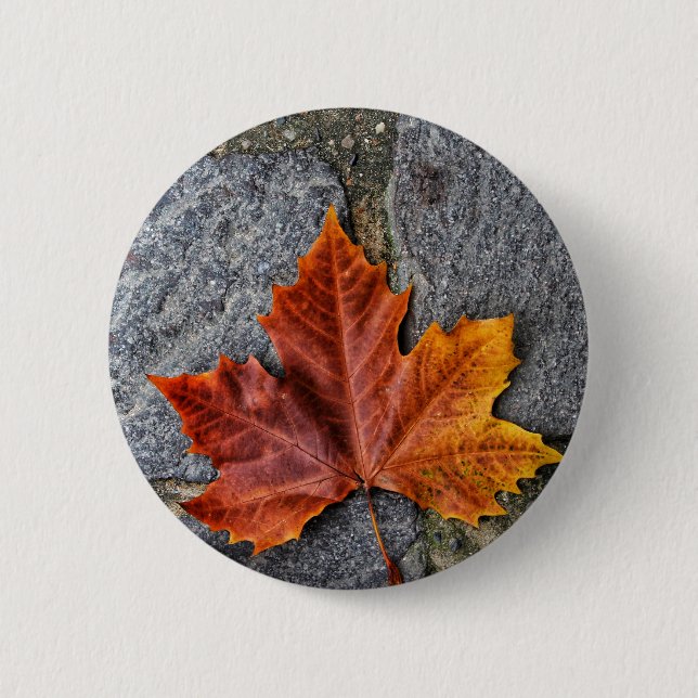 "Stepping into Autumn" 6 Cm Round Badge (Front)