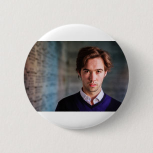 still image qa01 6 cm round badge