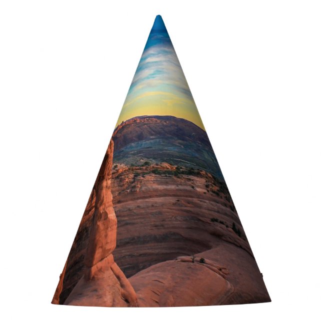 Stone arch party hat (Front)