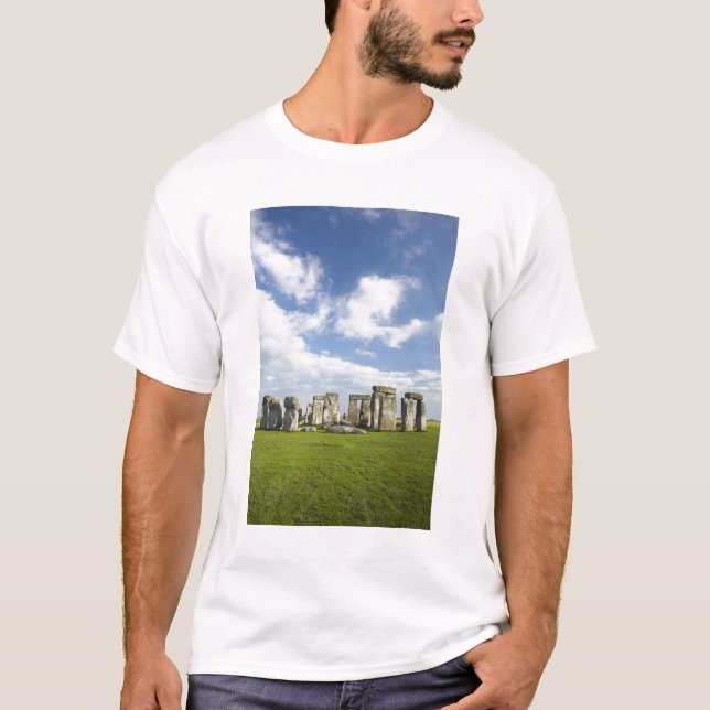 Stonehenge (circa 2500 BC), UNESCO World T-Shirt (Front)
