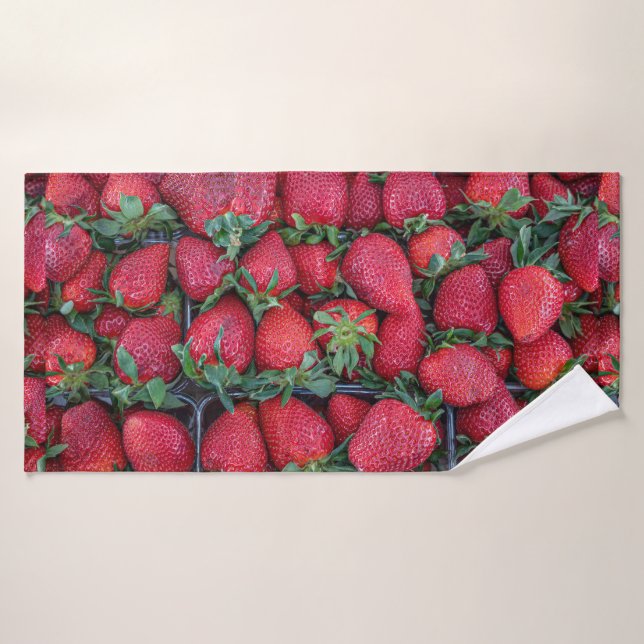 Strawberries with green leaves bath towel (Bath Towel)