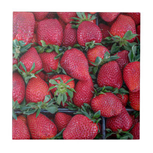 Strawberries with green leaves ceramic tile