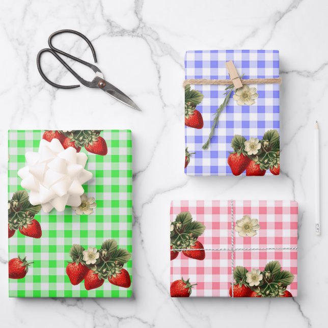 Strawberry and gingham cute gift wrap sheets (Front)