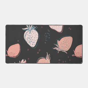 Strawberry pattern desk mat