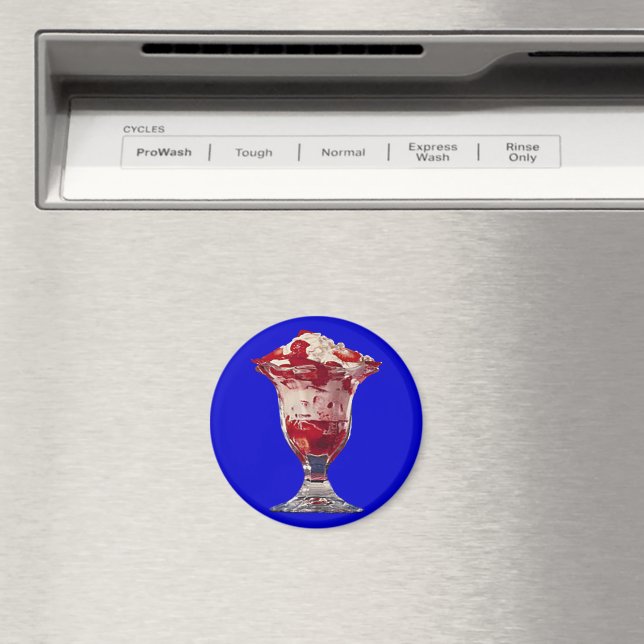 Strawberry Sundae Magnet (In Situ (Dishwasher))