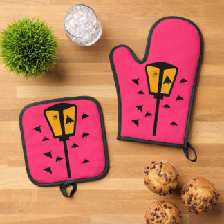 Street Light and Moths Oven Mitt & Pot Holder Set