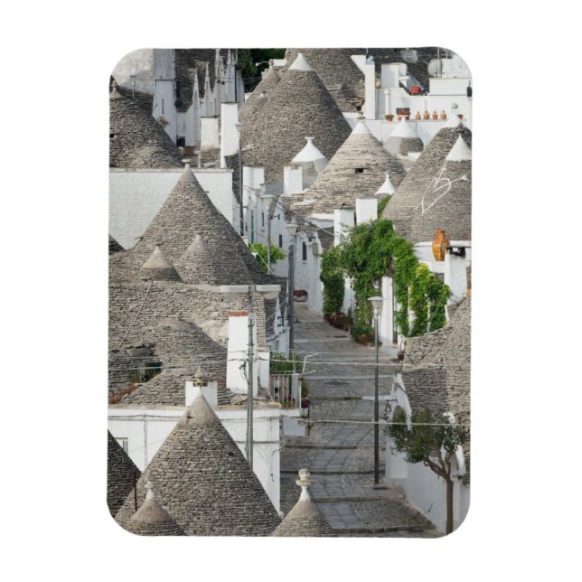 Street with trulli houses in Alberobello, Puglia Magnet (Vertical)