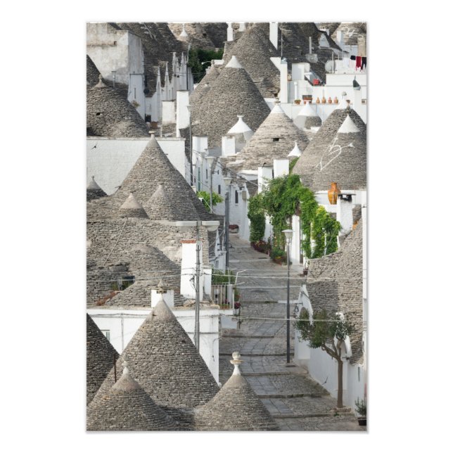 Street with trulli houses in Alberobello, Puglia Photo Print (Front)