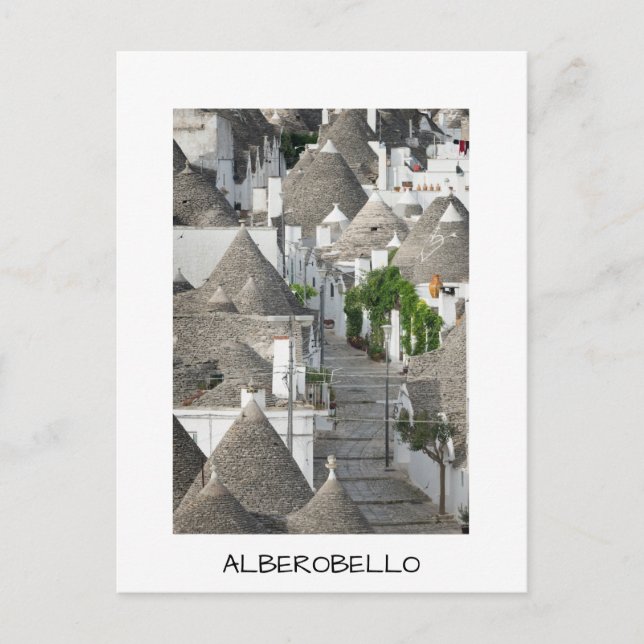 Street with trulli houses in Alberobello, Puglia Postcard (Front)