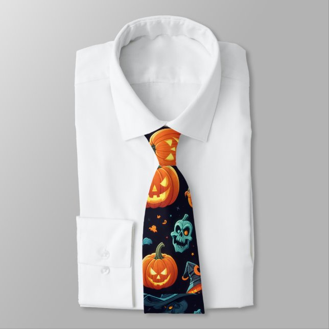 Striking Halloween Icons Tie (Tied)