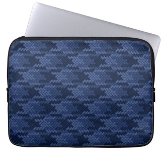 Striking pattern of blue shapes laptop sleeve