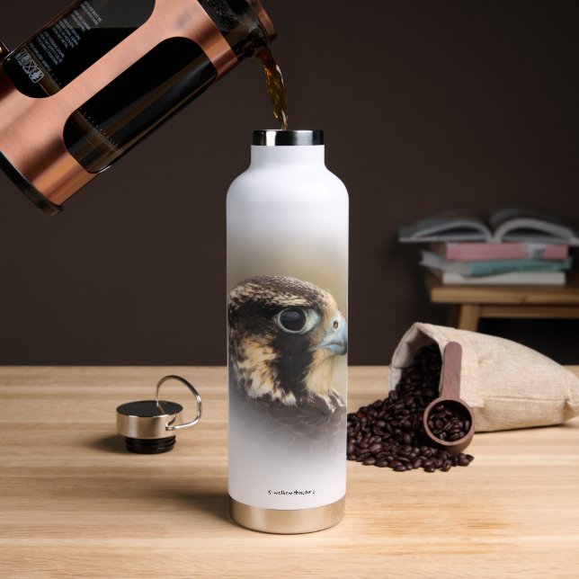 Stunning Vignetted Profile of a Peregrine Falcon Water Bottle (Coffee)
