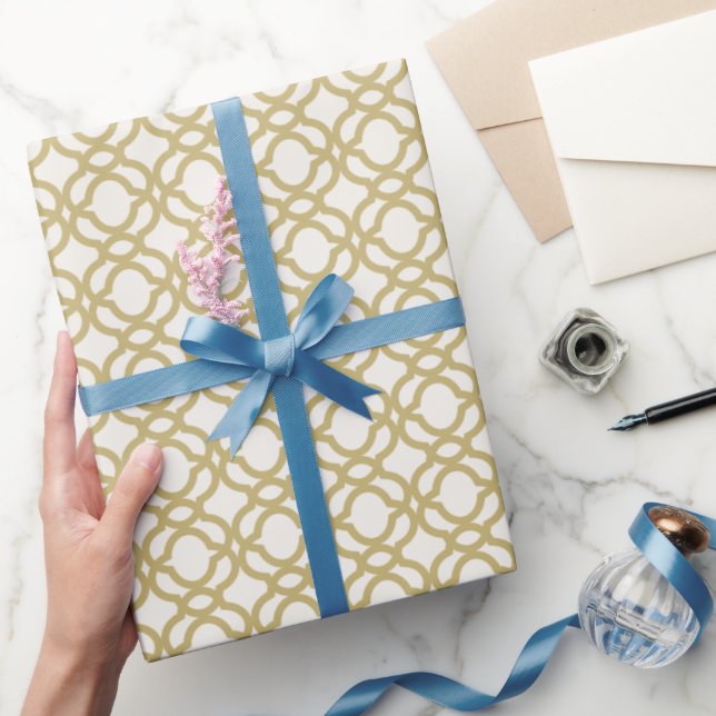 Stylish Modern Gold Quatrefoil Pattern Wedding Wrapping Paper (Gifting)