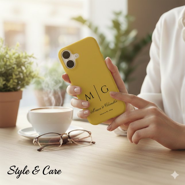 Stylish Monogram With Couple Name Metallic Gold (Stylish Monogram With Couple Name Metallic Gold iPhone 17 Case)