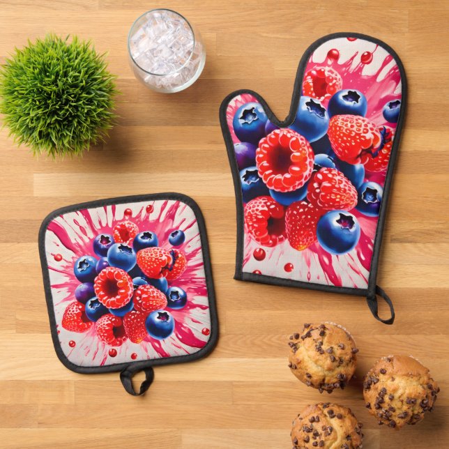 Summer Berry Sensation Oven Mitt & Pot Holder Set (Top Down)