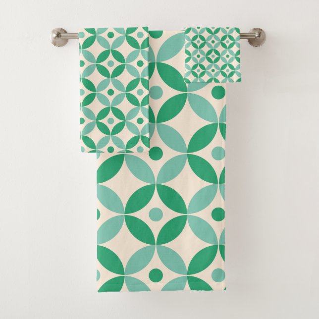 Summer Holiday Green Retro Geometric Pattern Bath Towel Set (Insitu)