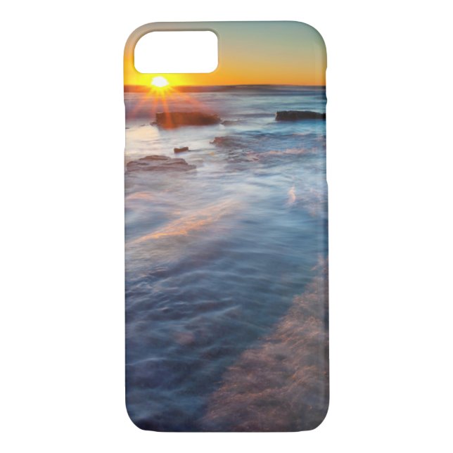 Sun rays illuminate the Pacific Ocean Case-Mate iPhone Case (Back)