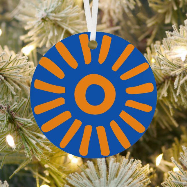 Sunburst Metal Tree Decoration (Insitu)