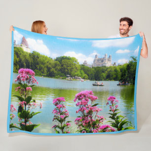 SUNDAY IN CENTRAL PARK Large Fleece Blanket