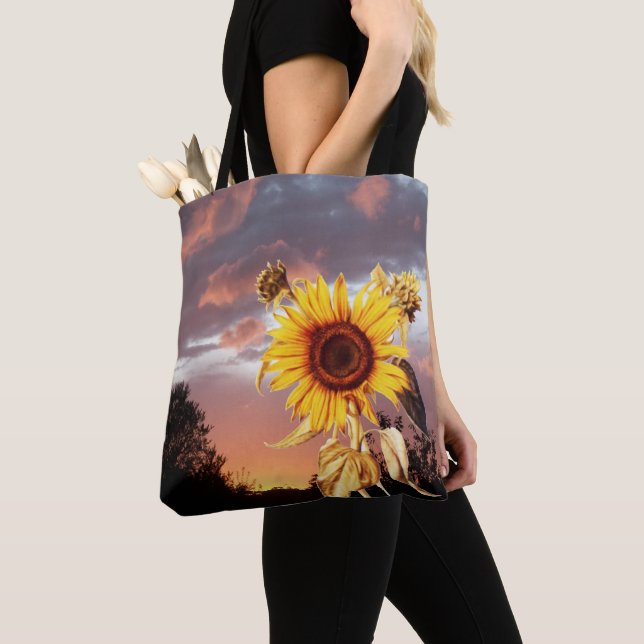 SUNFLOWER AND SUMMER SUNSET WITH PINK CLOUDS TOTE BAG (Close Up)