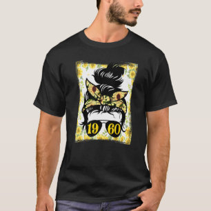 Sunflower Mum Born In 1960 Birthday Gardening Woma T-Shirt
