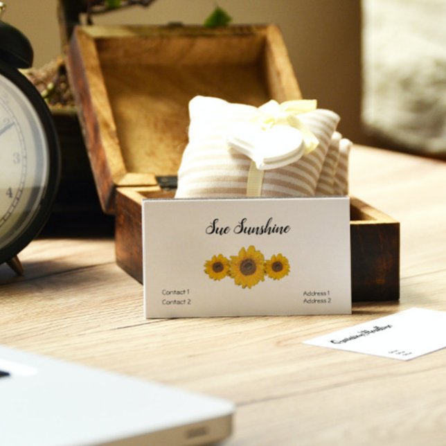 Sunflower trio  in  white business card (Creator Uploaded)