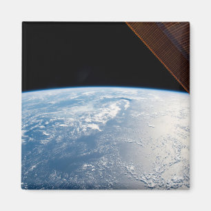 Sunglint Beams Off The Waters Of The Pacific Ocean Magnet