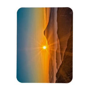 Sunrise between the hills magnet