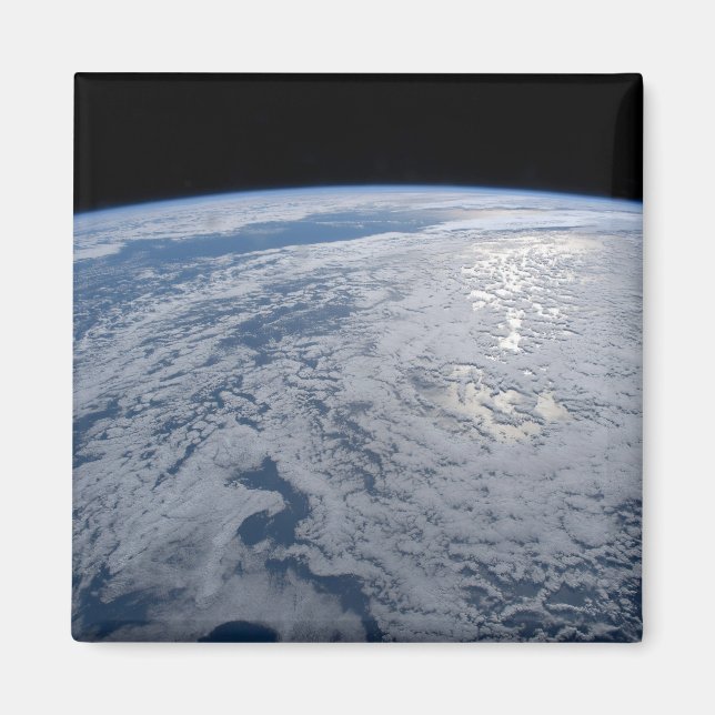 Sun's Glint Beaming On The South Pacific Ocean. Magnet (Front)