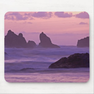 Sunset at Bandon Beach Sea Stacks. Mouse Pad