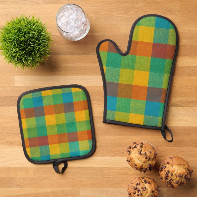 Sunset Squares – Colourful Plaid Oven Mitt & Pot H Holder Set (Top Down)