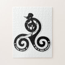 Surfer sur la vague bretonne (version femme)