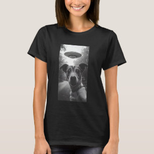 Surprised Dog Selfie With Alien UFO Funny Dog Men T-Shirt
