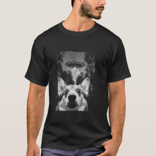 Surprised Welsh Corgi Selfie With Alien UFO, funny T-Shirt